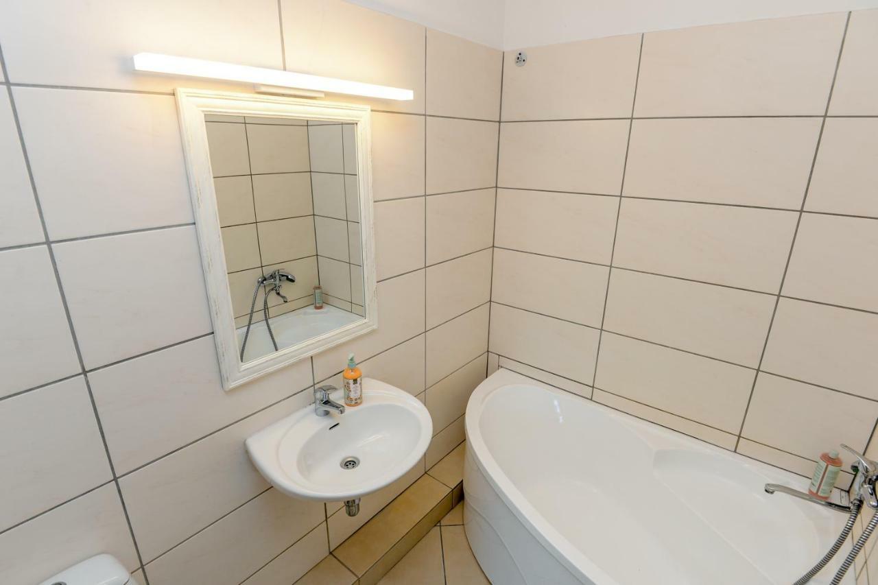 Info Hotel Apartments パランガ エクステリア 写真